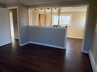 6811 W Allerton Ave, Greenfield, WI 53220