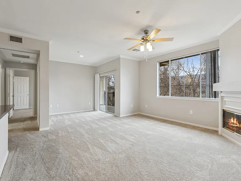 Cross Pointe Apartment Homes — Photo 12