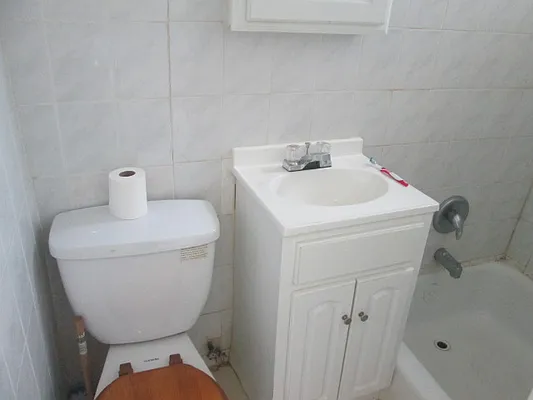 Rented by The Hamilton Group | media 7