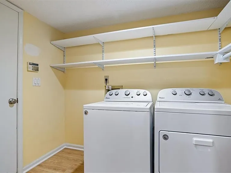 1009 Knights Bridge Ct — Photo 8