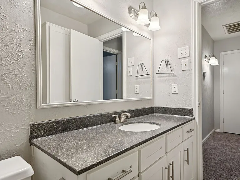 Forest Ridge Apartments — Photo 37