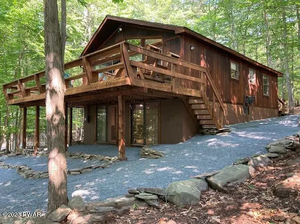 1148 Mustang Rd, Lake Ariel, PA 18436