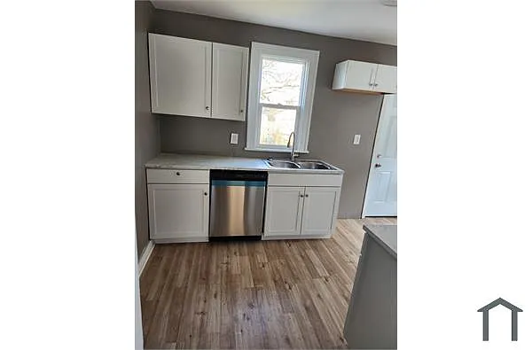 Building Photo - 264 Brehl Ave