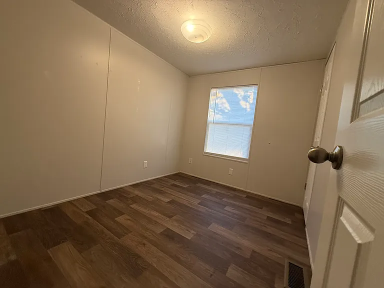 128 Eldridge Ln — Photo 6