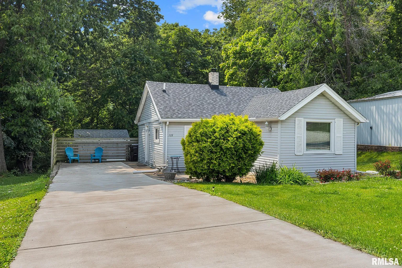 133 Hollywood Cir photo 1