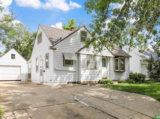 2529 Hancock St, Bellevue, NE 68005