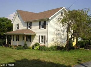 992 Broad Ln, Falling Waters, WV 25419