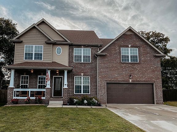 2nd image of 742 Cavalier Dr