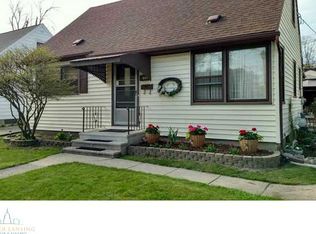 835 E Greenlawn Ave, Lansing, MI