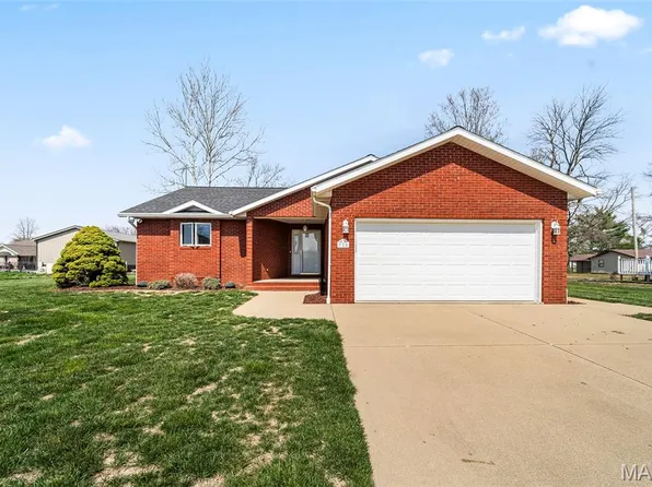 725 Lone Oak St, Saint Libory, IL 62282