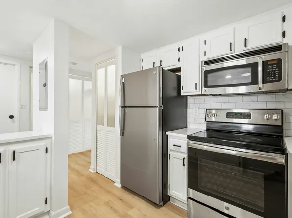 585 Revere Beach Pkwy APT 509, Revere, MA 02151