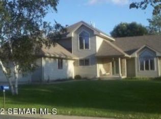605 3rd St NW, Hayfield, MN 55940