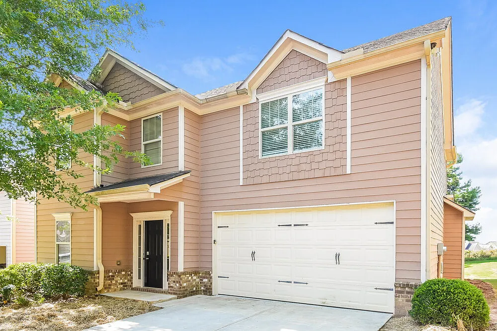 4 bed, 2.5 bath, 2038 sqft, $1,980 — Photo 1