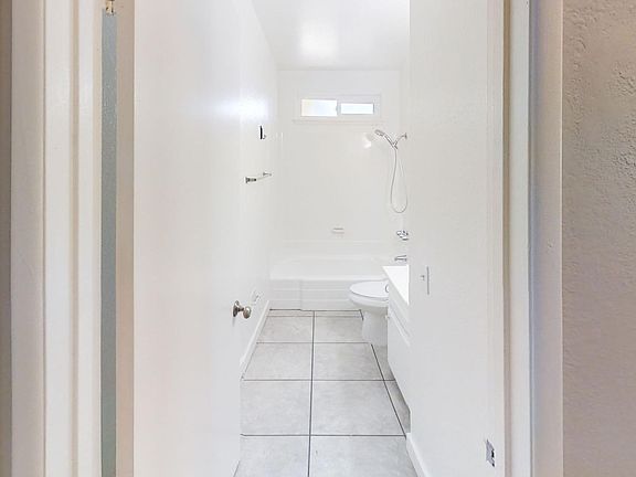 5th image of 33932 Mariposa St