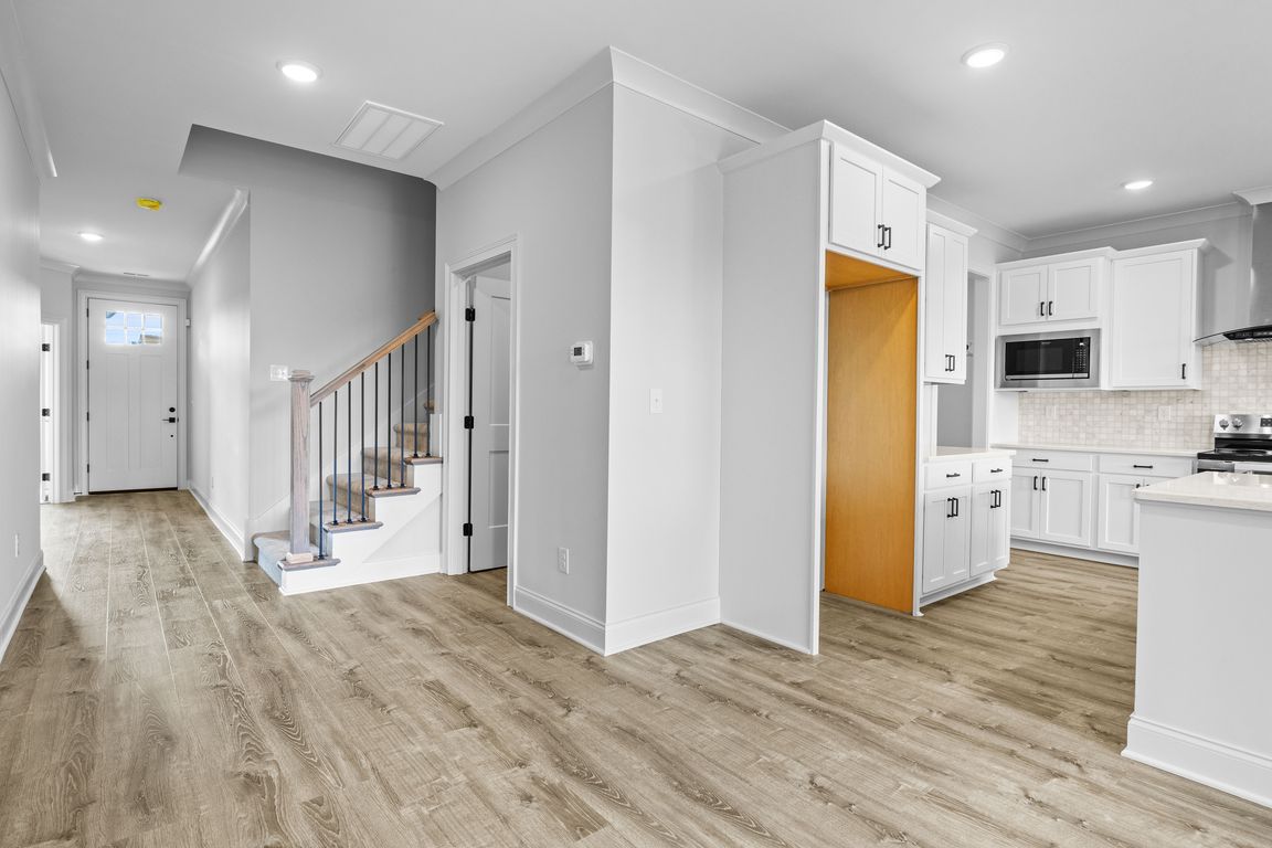 next background image