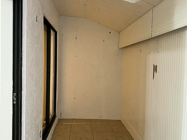5672 Biscayne Dr — Photo 13