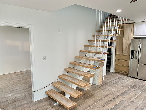 3rd image of 722 N Yturria St #1
