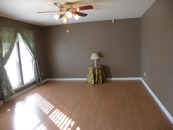 3rd image of 1011 N 1st St