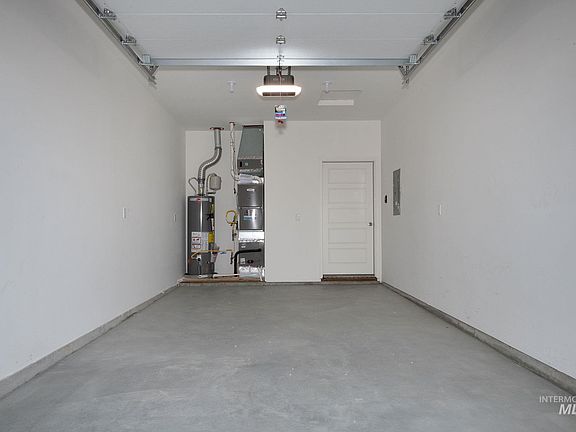 3rd image of 1213 Phillips Cir