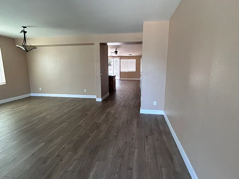 111 Aldeburgh Cir — Photo 8
