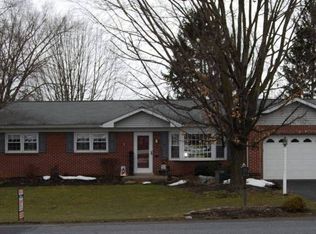 801 Eden Rd, Lancaster, PA 17601