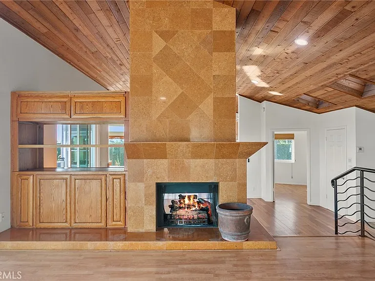 207 La Jolla Dr — Photo 21