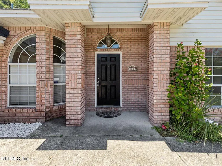 1722 Branch Vine Dr W — Photo 4