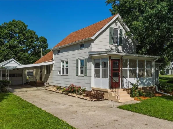 404 East St, Prophetstown, IL 61277