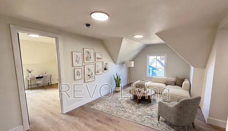 4585 Ryerson Cres #3 — Photo 10