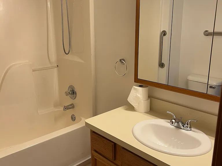 2504 Eagles Cir #4 — Photo 19