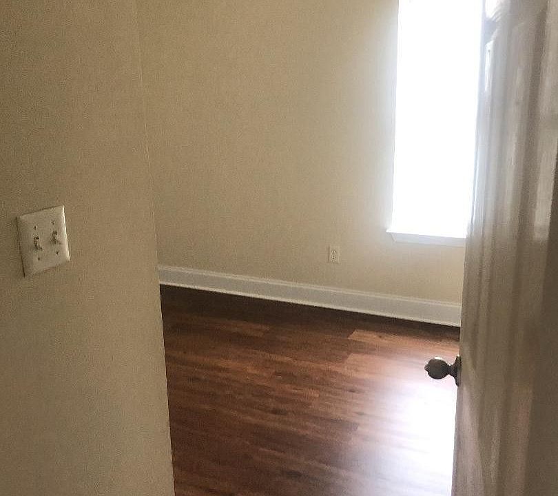 2nd image of 129 Laurelwood Ct