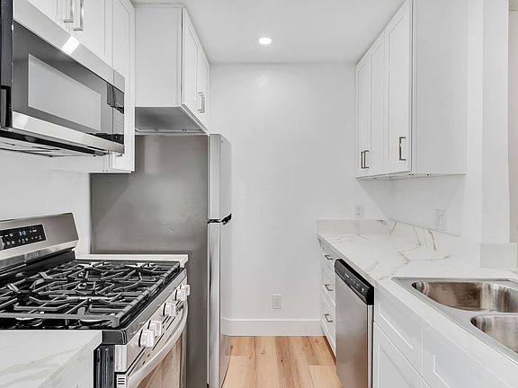 3rd image of 509 Pacific St APT 204