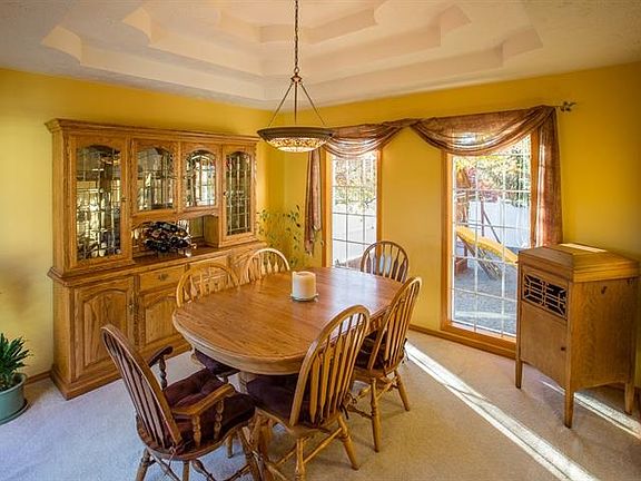 5th image of 2120 S Timberlane Dr