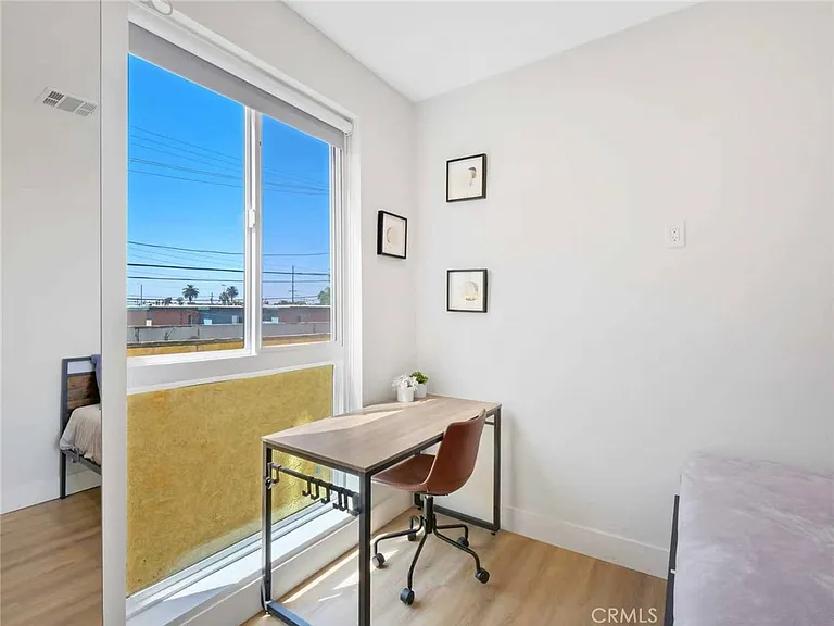 3105 S Normandie Ave — Photo 13