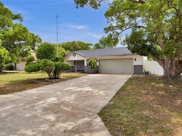 1965 Greenview Dr, Deltona, FL 32725