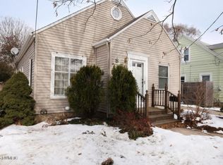 835 Merrifield St SE, Grand Rapids, MI 49507