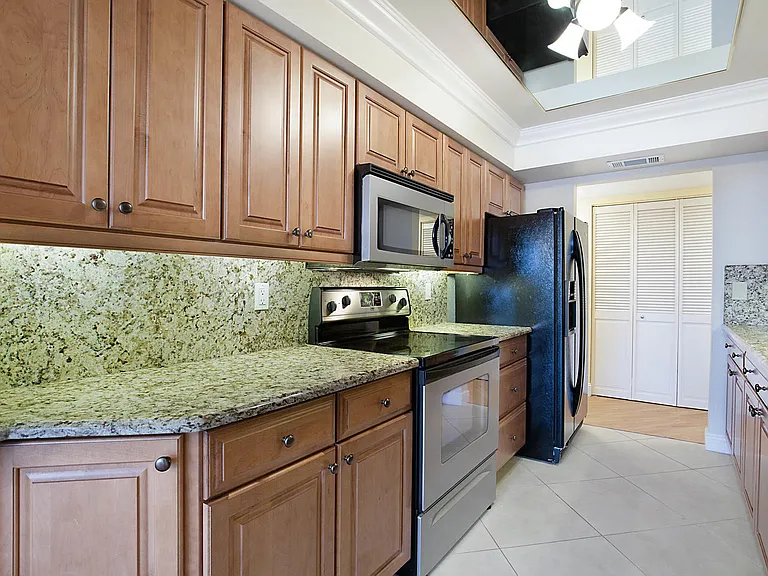 800 Jeffery St #409 — Photo 3