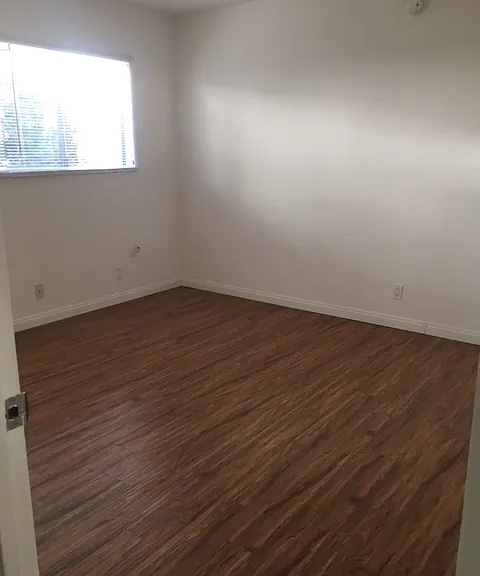 1610 Barry Ave #5 — Photo 17