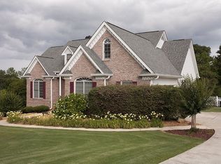 54 Huntington Trl, Hoschton, GA