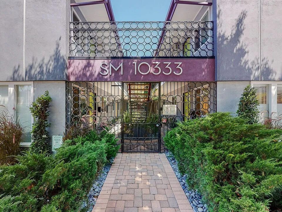 10333 Santa Monica Blvd #10