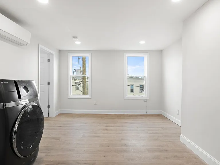 173 Van Horne St #2 — Photo 13