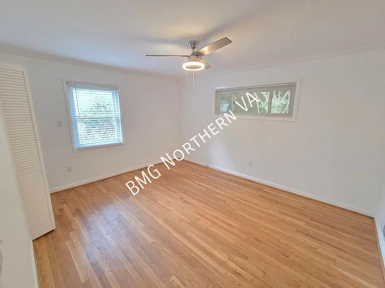6413 Berkshire Dr — Photo 15