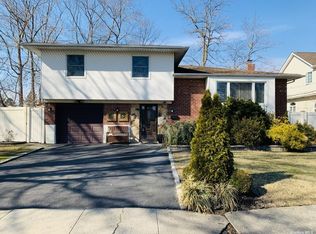 597 Plainview Rd, Plainview, NY 11803