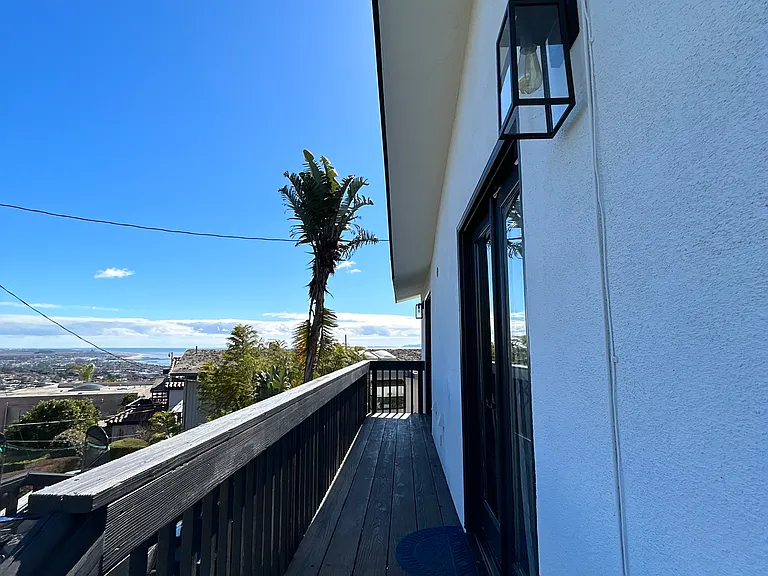 Mariposa Dr — Photo 10