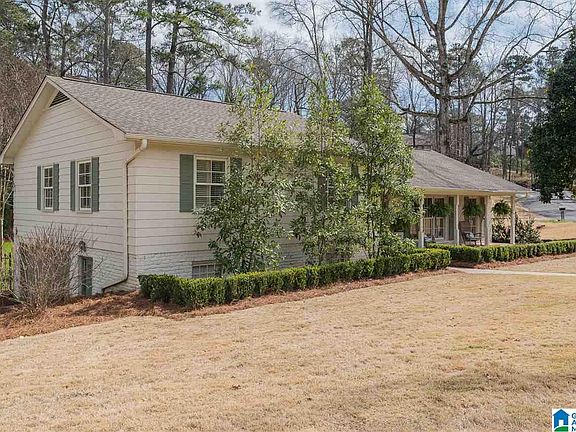 3rd image of 3301 Stoneridge Dr