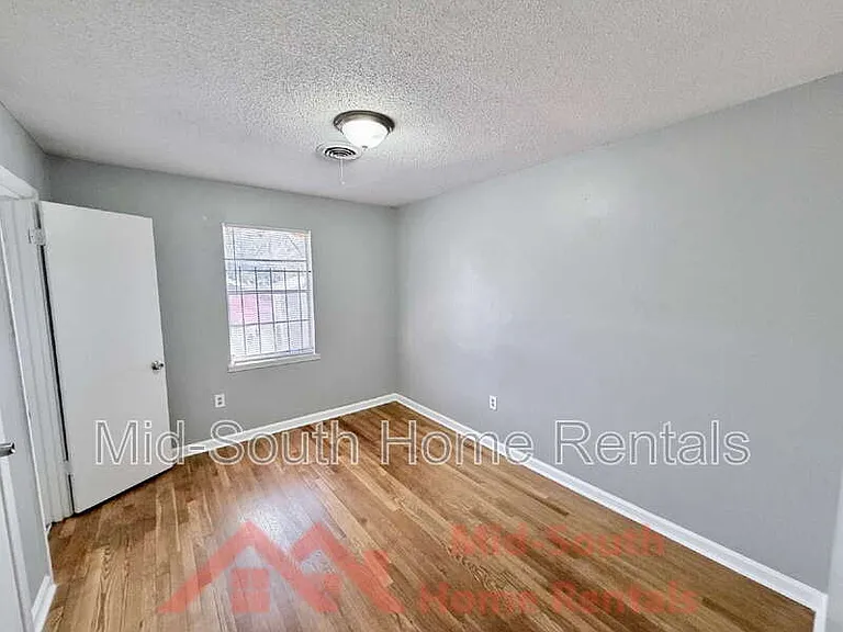 2054 Benford St — Photo 10