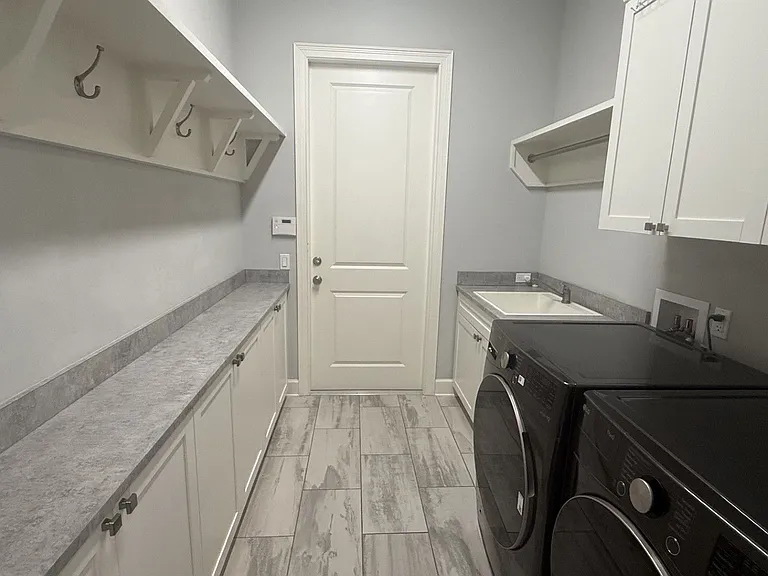 636 SW 128th Ter — Photo 24