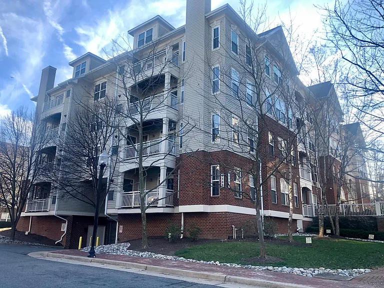 5108 Donovan Dr #408 — Photo 31