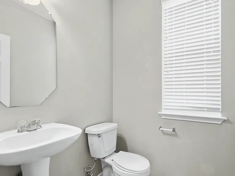 2203 Ryan Dr — Photo 25