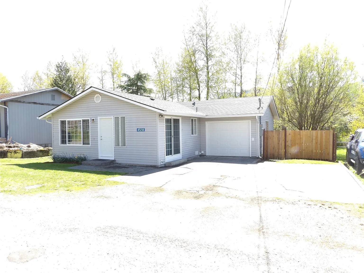 45210 Spring Street photo 1